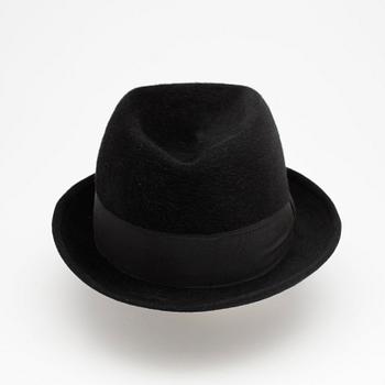 PIERRE CARDIN, hat.
