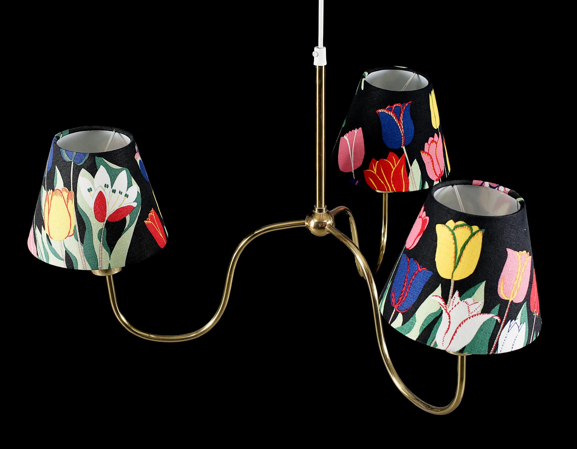 TAKLAMPA, modell 2444, Josef Frank, Firma Svenskt Tenn, 1900-talets andra hälft, höjd ca 40 cm.