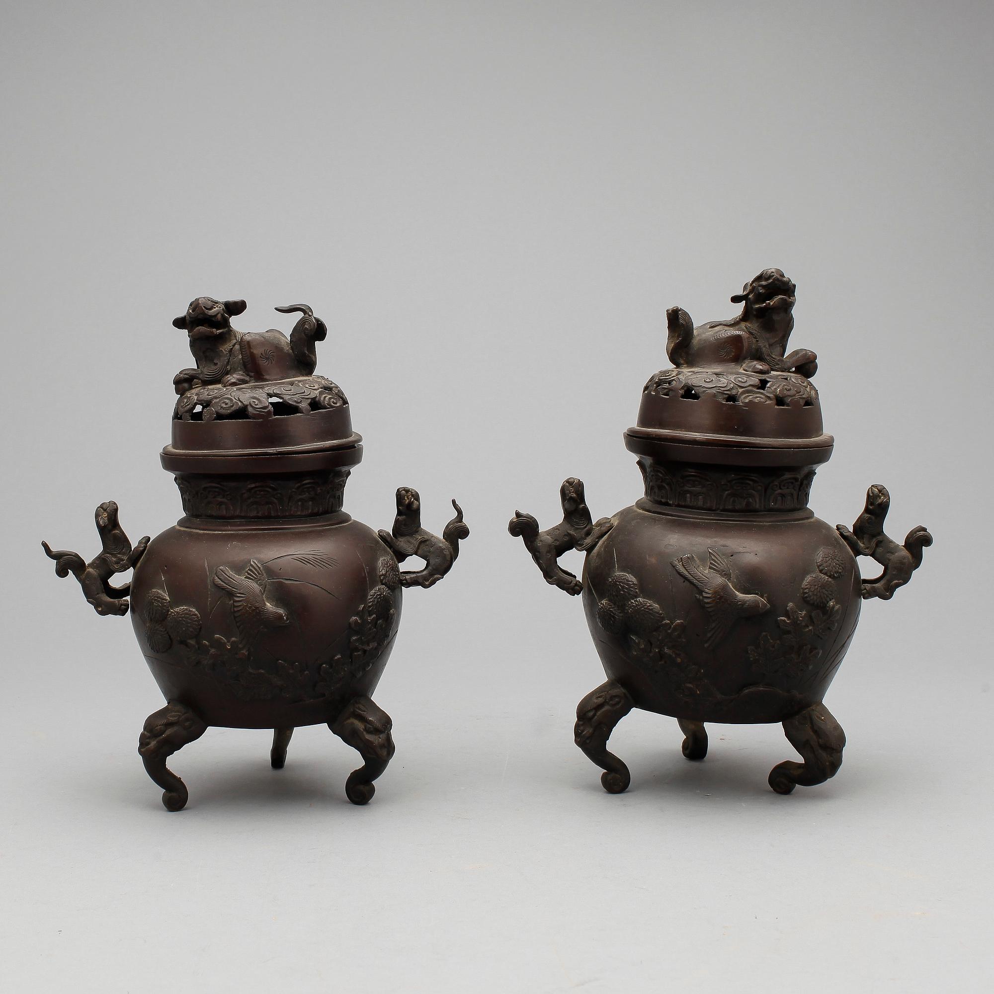 RÖKELSEKAR, ett par, brons, Japan, tidigt 1900-tal.