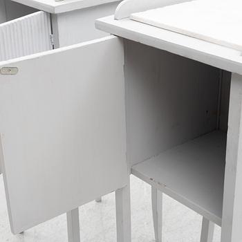 Pottskåp/Sängbord, ett par, 1900-tal.