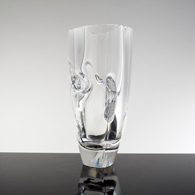 An Orrefors glass vase by Martti Rytkönen, "Ramses".