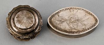 DOSOR, 2 st, silver, Sverige, bla Johan Christian Lindman, Visby 1836. Totalvikt ca 70 gram.