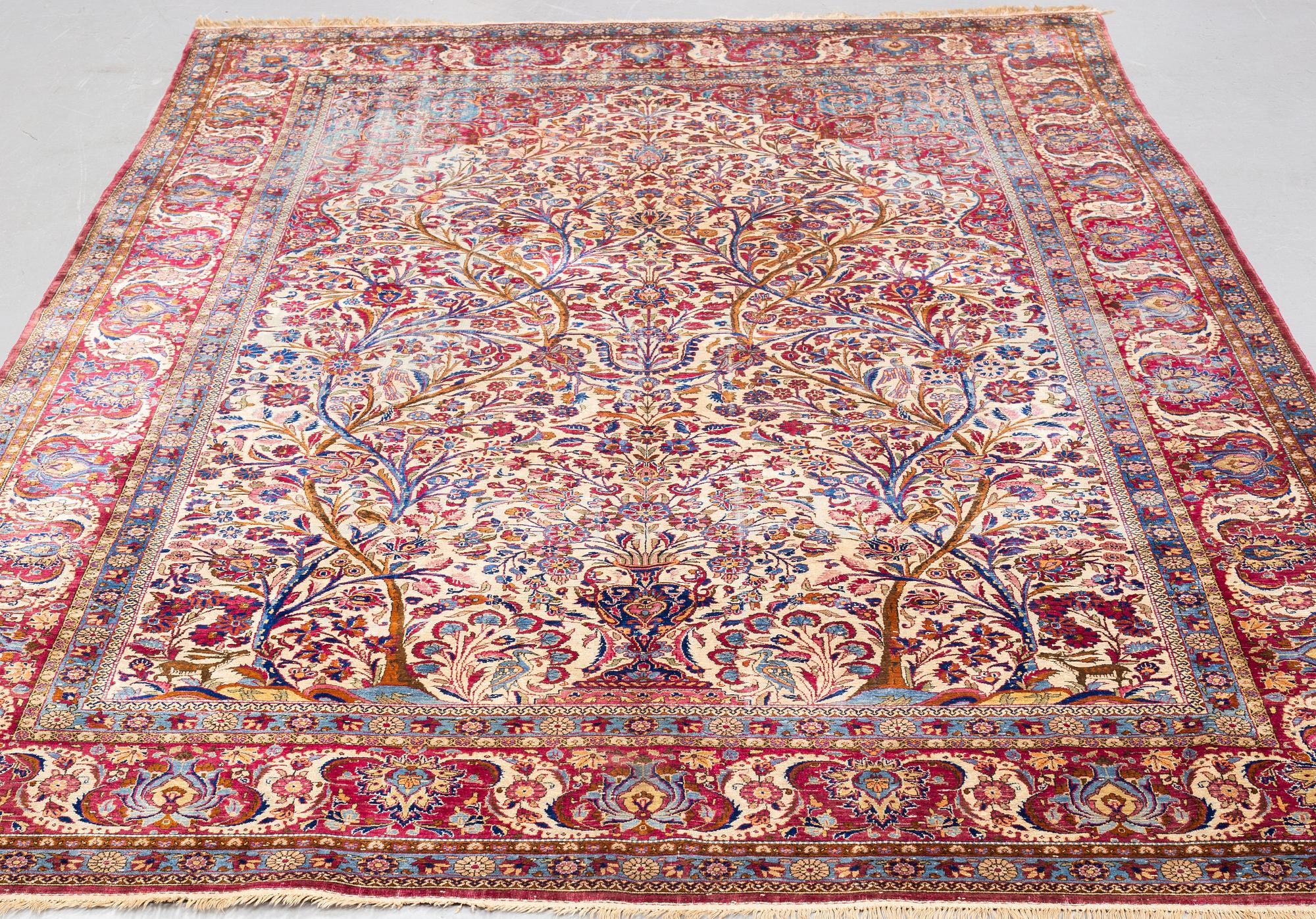Matta, semiantik silke Keshan, ca 313 x 200-217 cm.