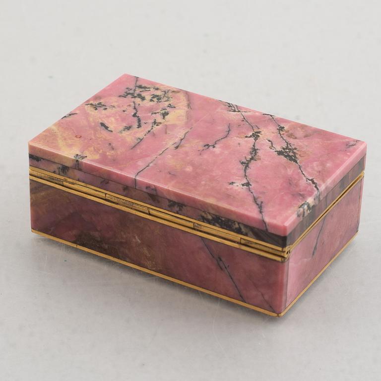 A rhodonite box, 20th century.