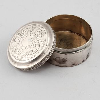 DOSA, silver, Gustaf Folcker, Stockholm, 1841. Vikt 85 g.