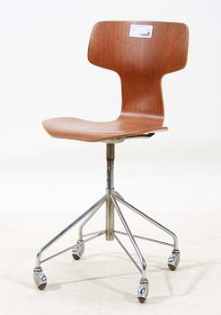 SKRIVBORDSSTOL, "modell 3113", Arne Jacobsen för Fritz Hansen.