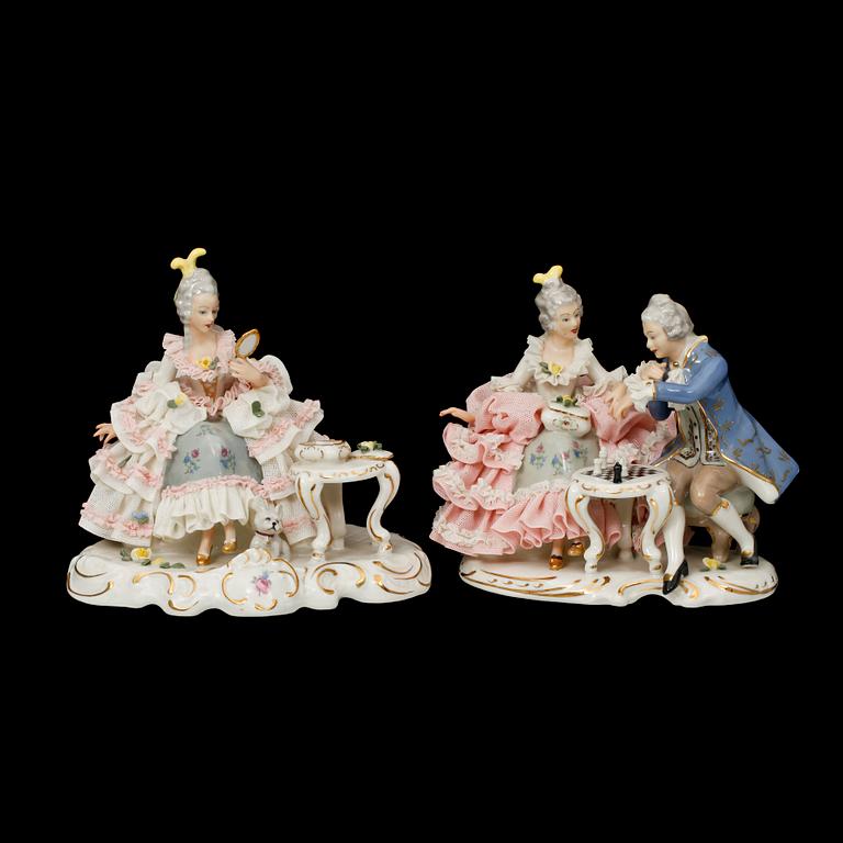 FIGURINER, 2 st, porslin, Dresden, 1900-talets andra hälft.