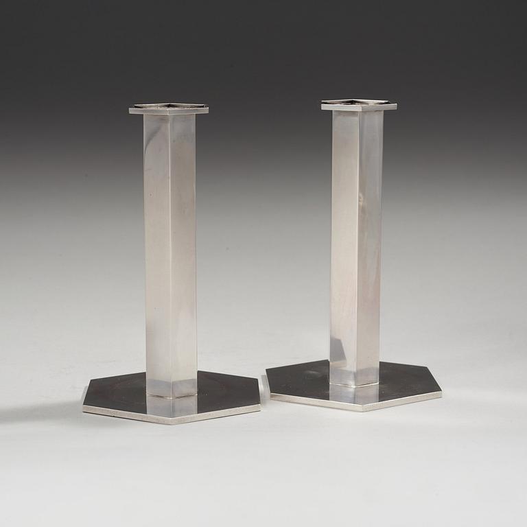 A pair of Wiwen Nilsson sterling candlesticks, Lund 1974.