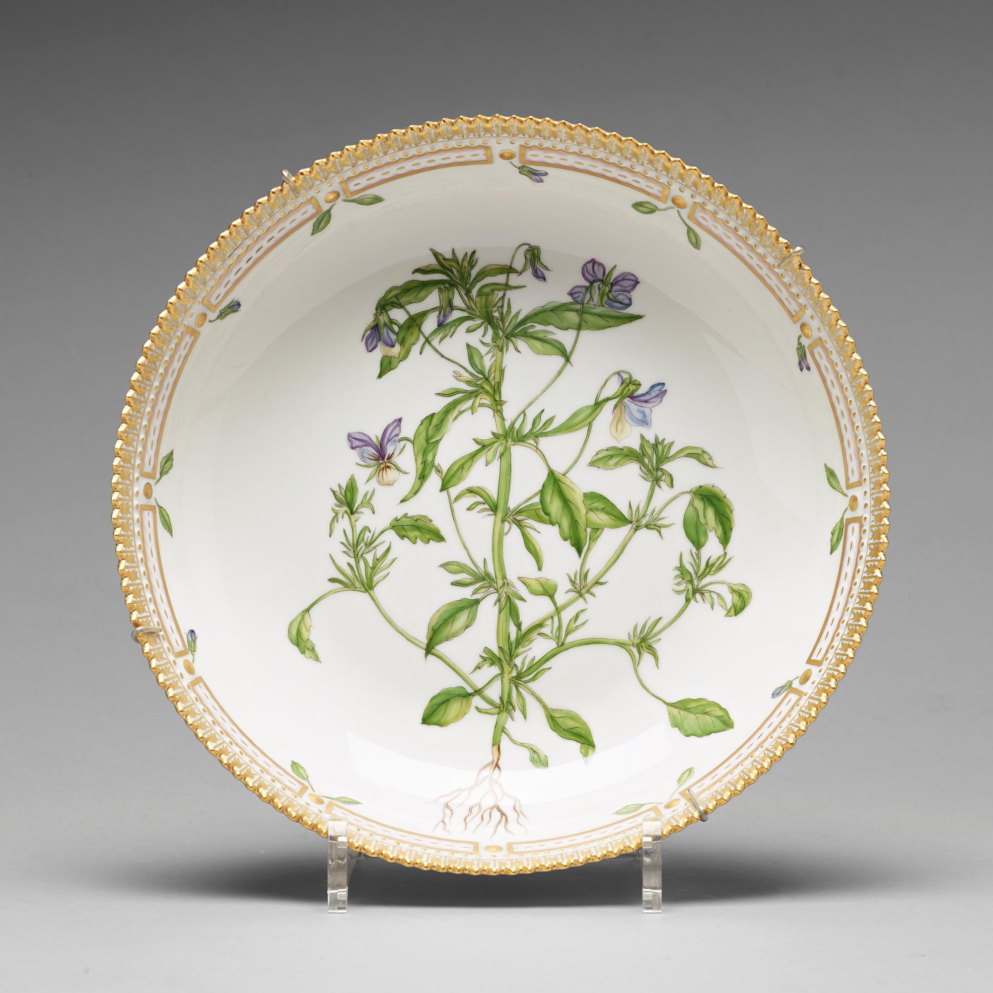 A set of five Royal Copenhagen 'Flora Danica' dishes, Denmark, 20th Century.