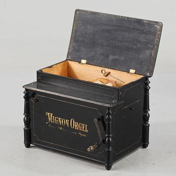 ORGEL / SPELDOSA, Mignon, troligen Tyskland, sekelskiftet 1800/1900.