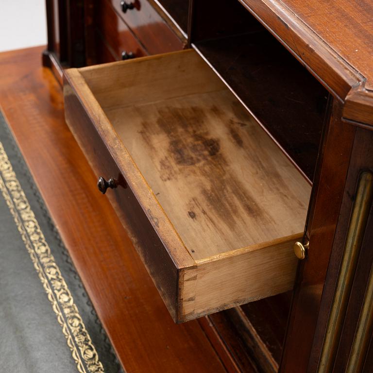 A late Gustavian desk, circa 1800.