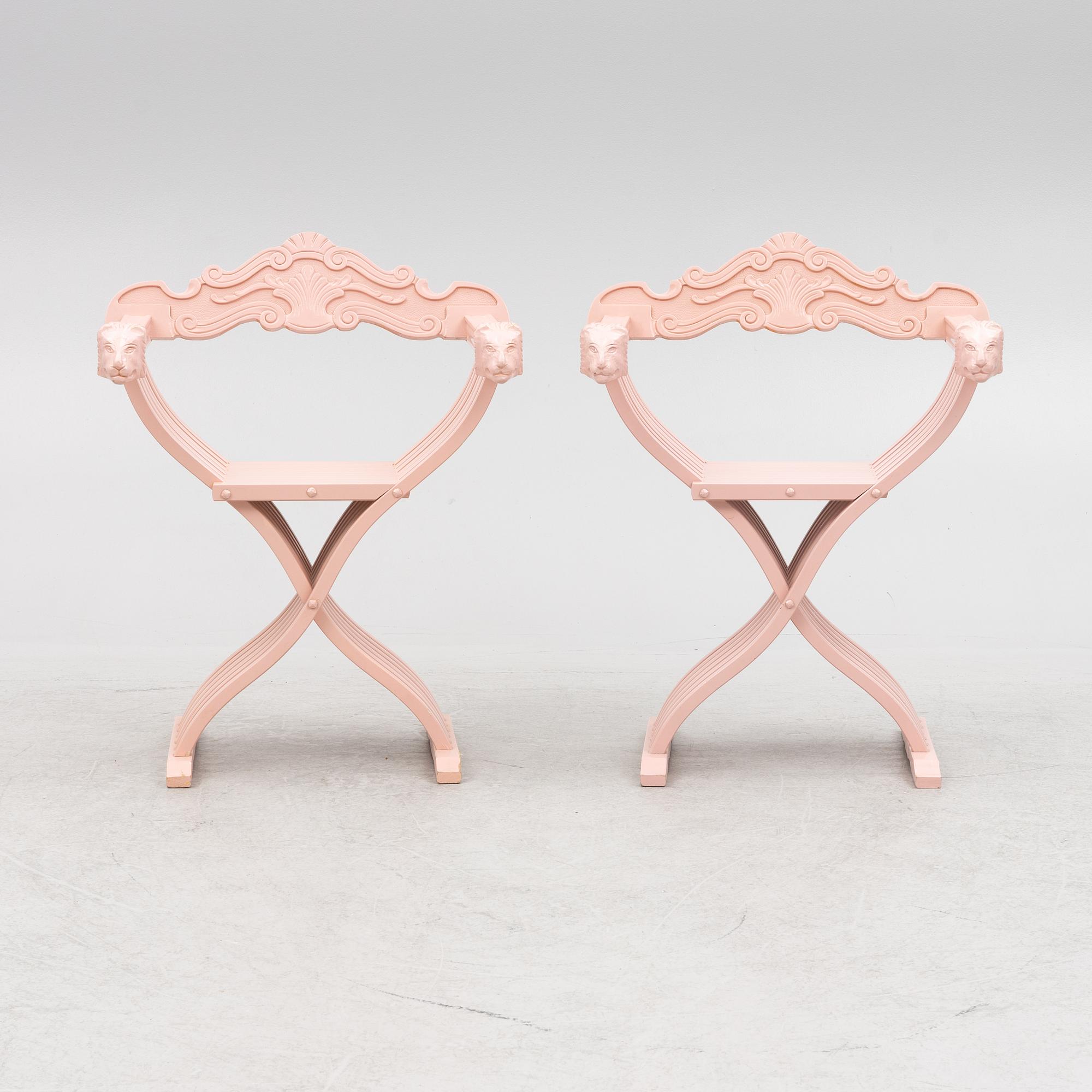 Armchairs, a pair, so-called "Dante chairs", Renaissance Style, second half of the 20th Century.