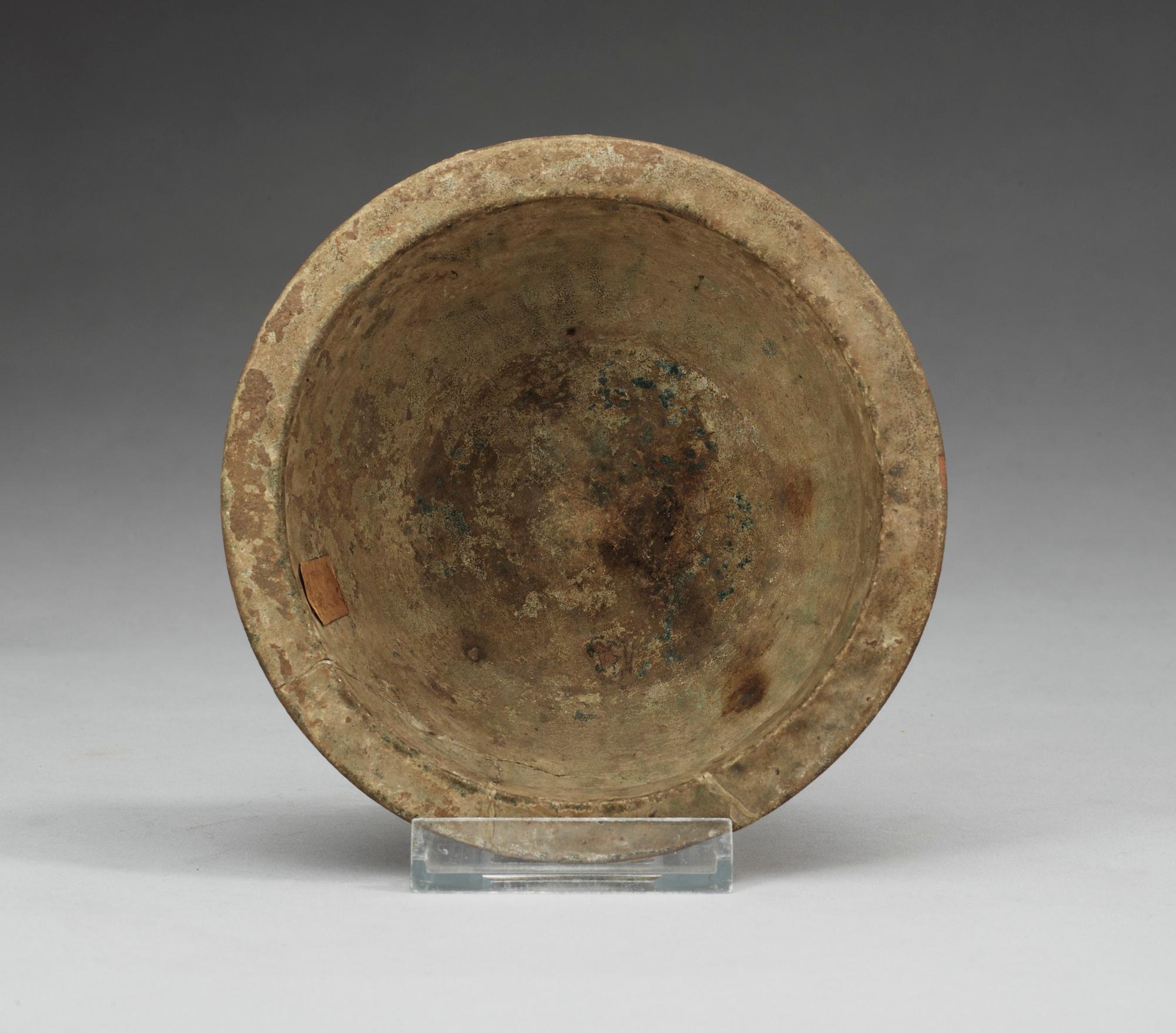 A green glazed bowl, Han dynasty (206 BC – 220 AD).