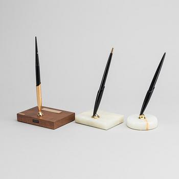 PARKER DESK SET, two pcs, and SHAEFFER. Onyx and walnut.