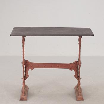 TRÄDGÅRDSBORD, 1800-talets slut, märkt Baskell & Chambers, gjutjärn.
