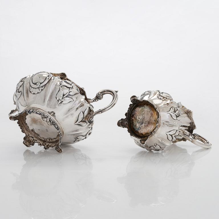 Sockerskål och mjölkkanna, sterlingsilver, London 1842.