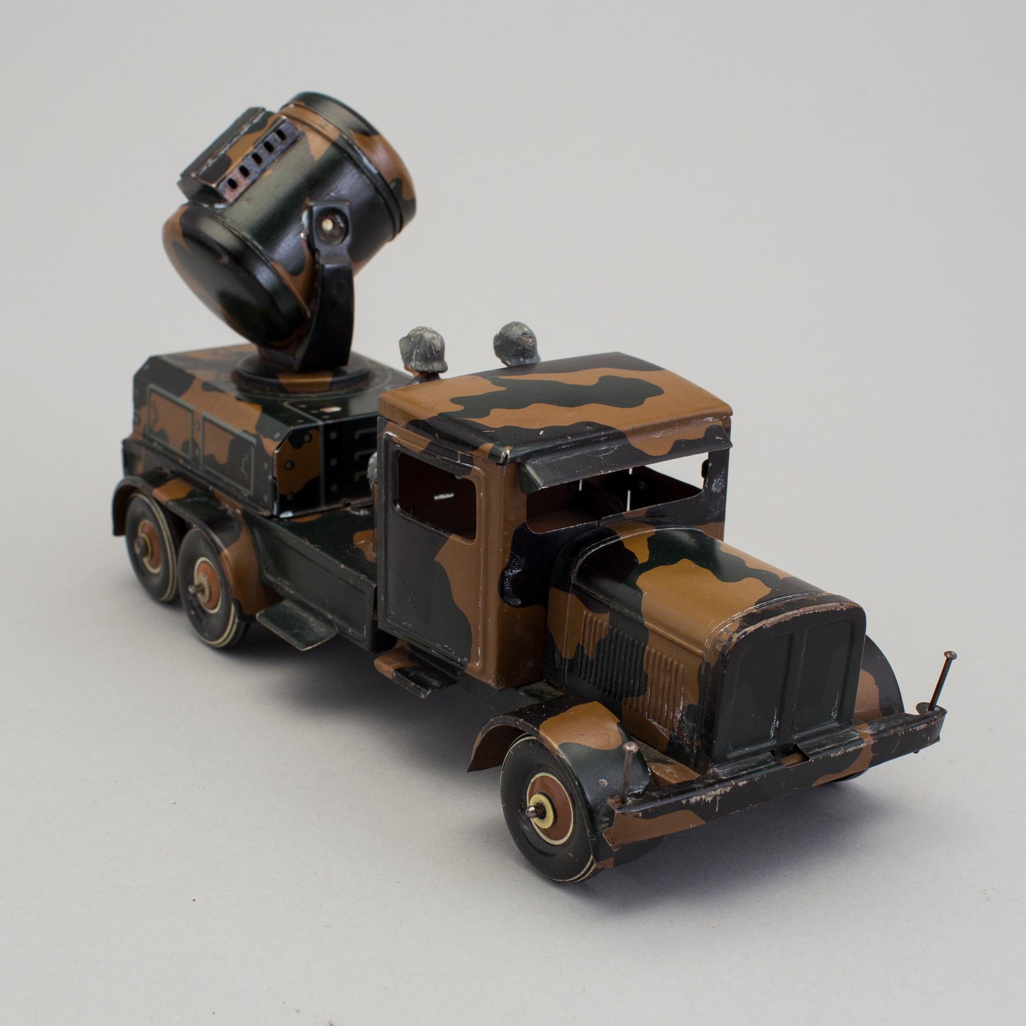 A tinplate Tipp & Co search light car, Germany, 1930/40s.