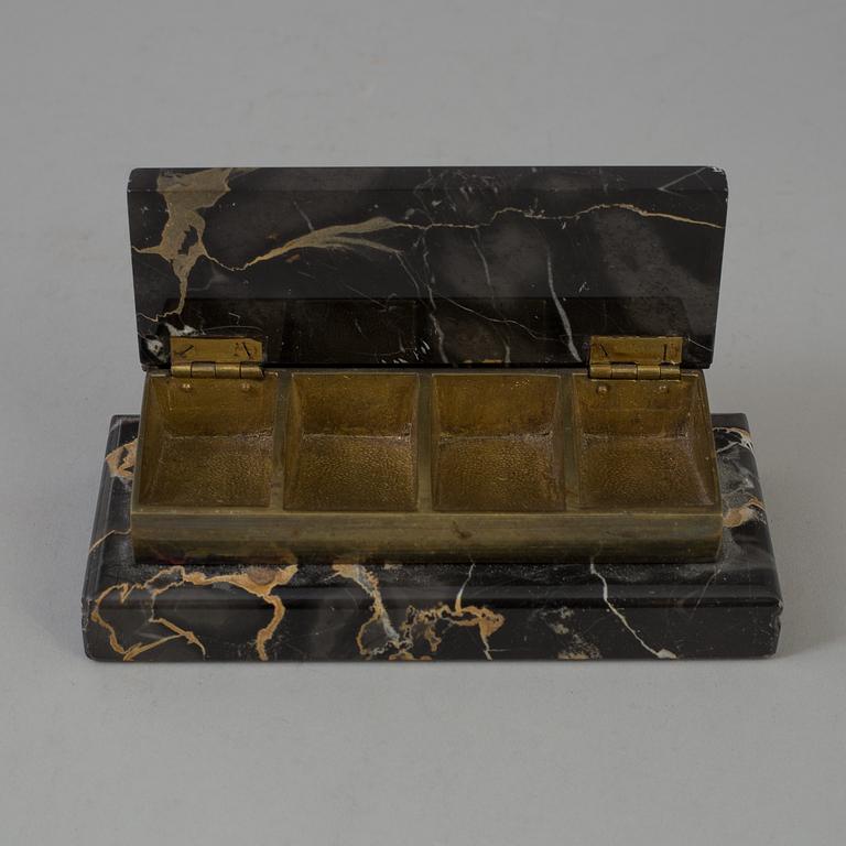 A 20th century marble mantle clock and lidded box.