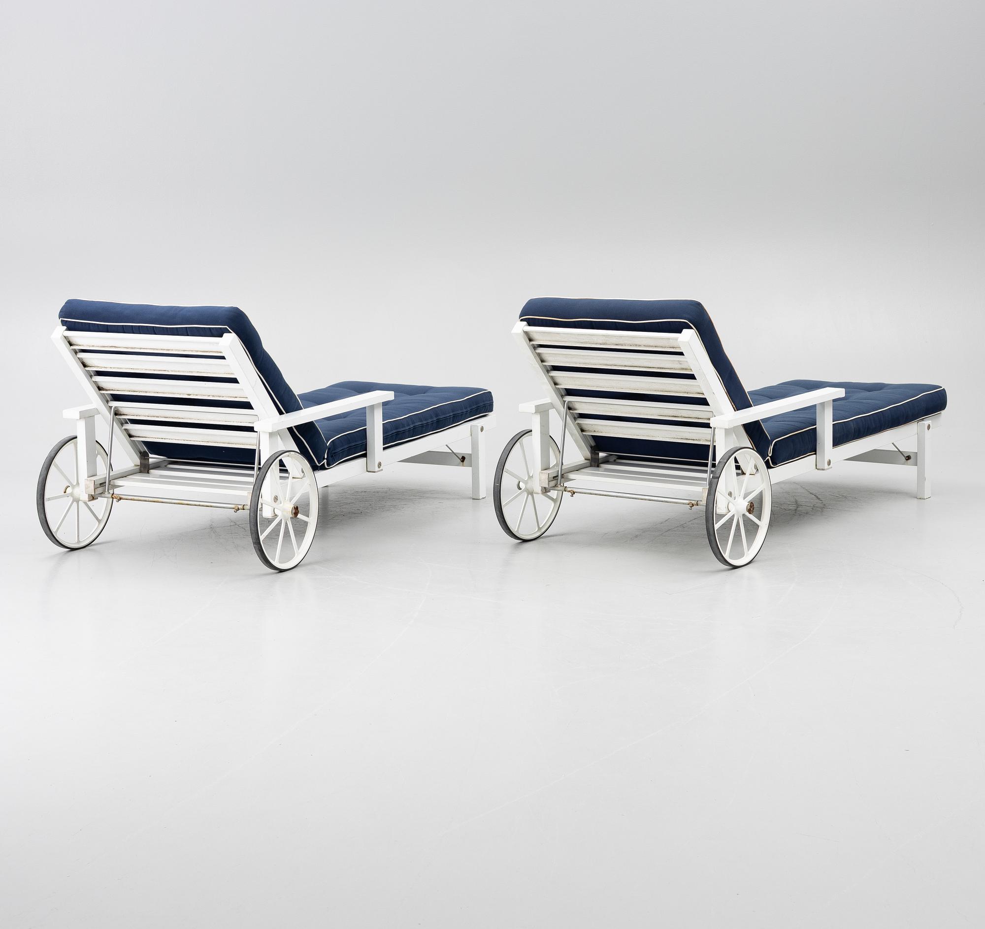 Elsa Stackelberg, Sun loungers, a pair, Fri Form, late 20th Century.