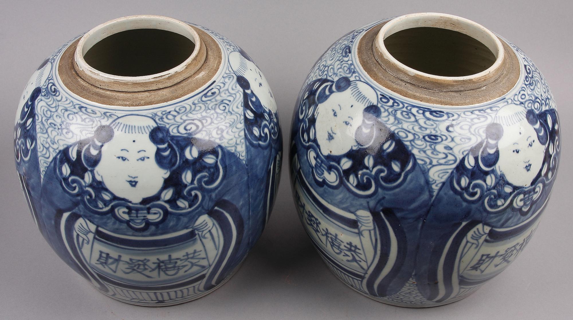 BOJANER, ett par, porslin, Kina , 1900-tal.