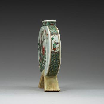 A famille verte vase, Qing dynasty, 19th century.