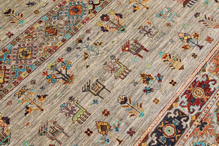 A rug, Ziegler design, approx. 297 x 200 cm.