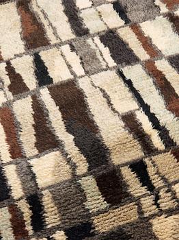 M Harström, MATTA. "Mörk konstruktion". Rya. 223 x 138,5 cm. M. Harström, Hemslöjden, Borås.