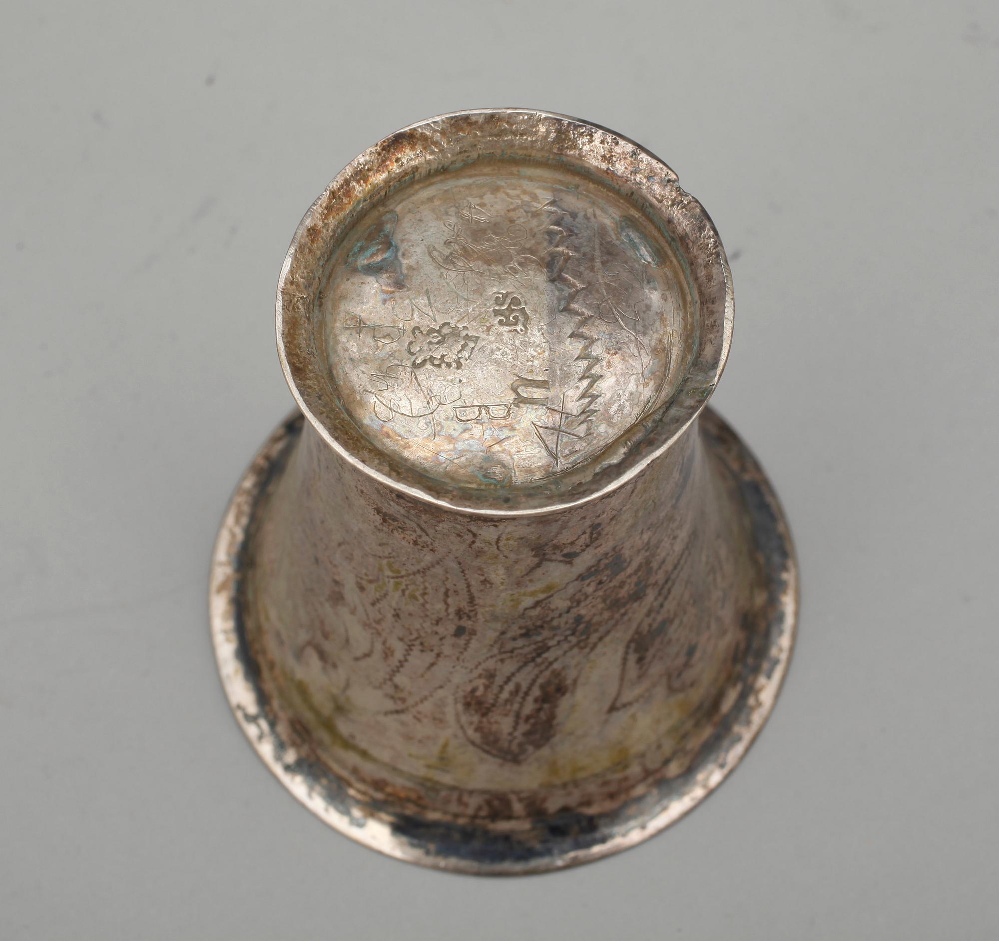 SUPKOPP samt BÄGARE, silver, bla troligen Jacob Monet, Kristianstad, 1794. Total vikt ca 63 gram.