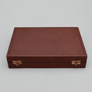 BORDSSKEDAR, 12 st, silver, C. G. Hallberg, Stockholm 1930. Total vikt ca 468 gram.