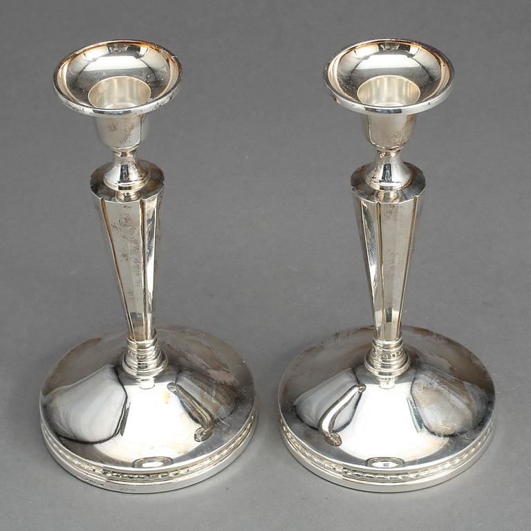 LJUSSTAKAR, 1 par, silver. Erik Löfman, 1984.