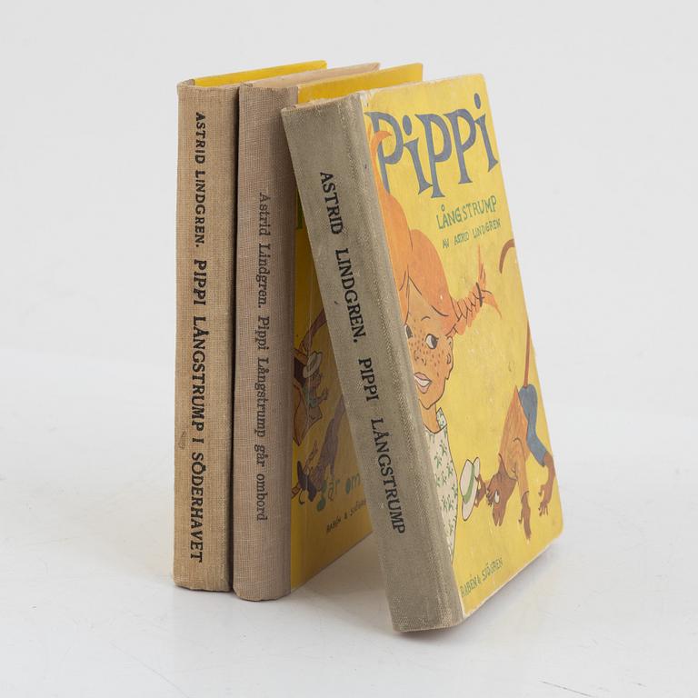 Böcker, 3 st, Astrid Lindgren, Pippi Långstrump, Först upplagor, Rabén & Sjögren, Stockholm, 1945-48.
