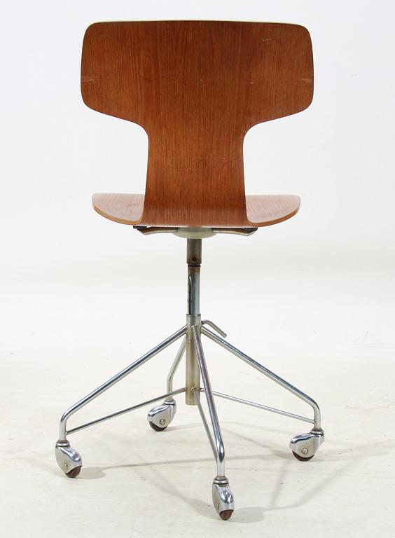 SKRIVBORDSSTOL, "modell 3113", Arne Jacobsen för Fritz Hansen.