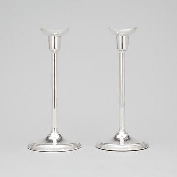 LJUSSTAKAR, ett par, silver, Einar Axelsson, GAB, Stockholm, 1971.