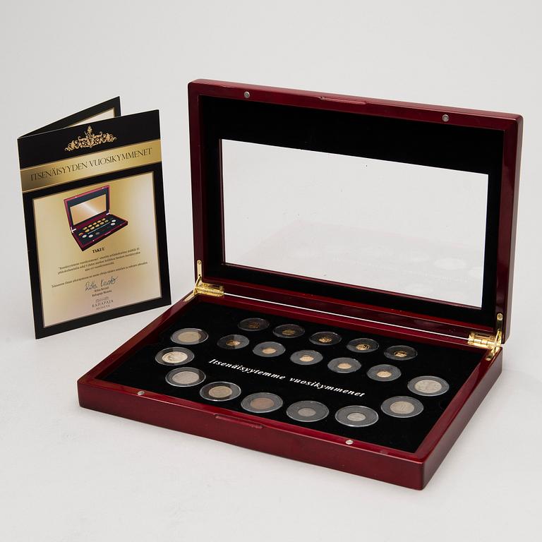 A 1900-2000s Finnish coin collection, partly gold.