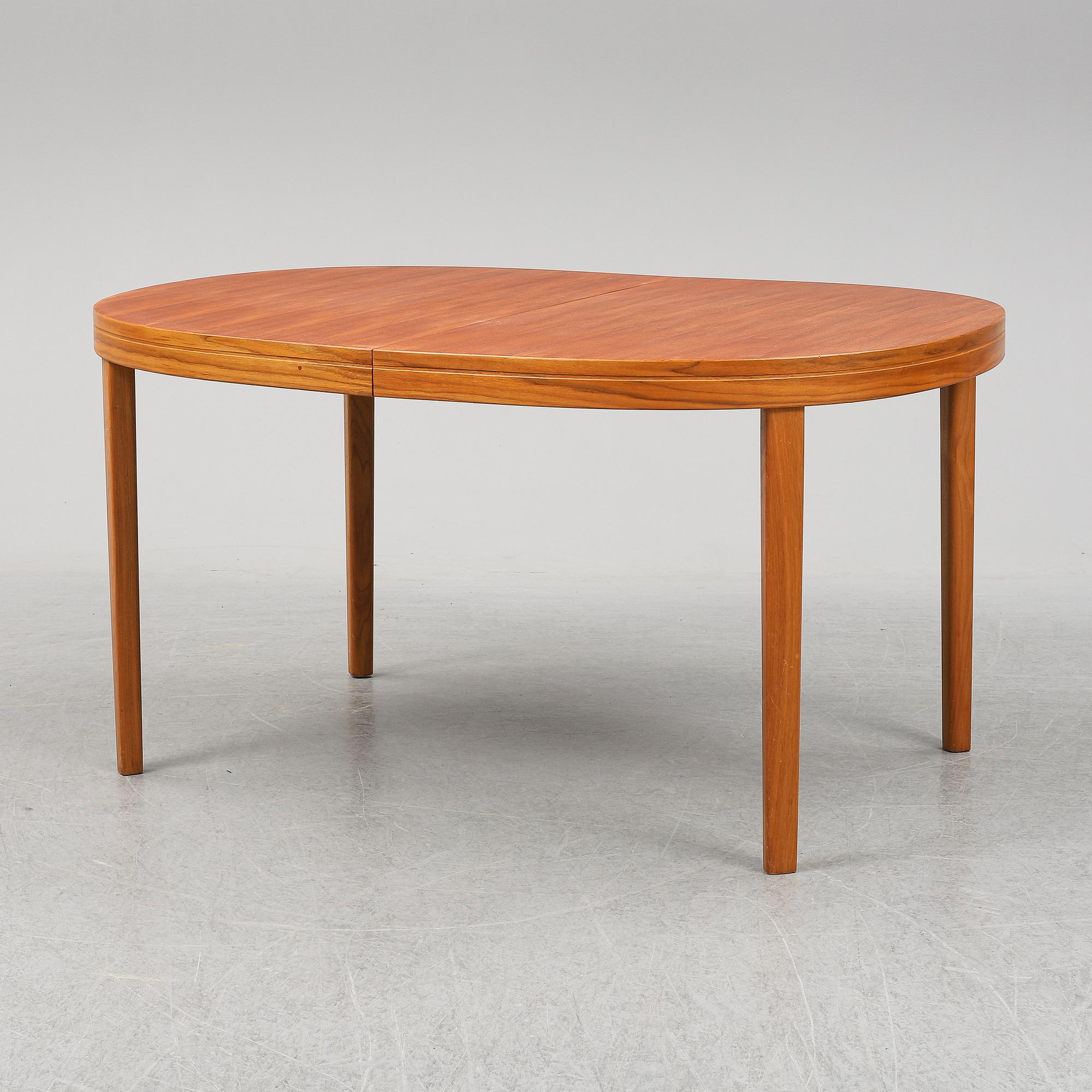 A walnut dining table from Skaraborgs Möbelindustri AB, Tibro, second half of the 20th Century.