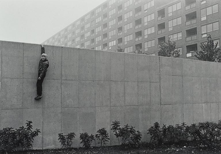 Jens S Jensen, "Pojken på muren", 1973.