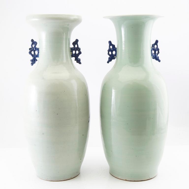 Two Chinese blue and white 'antiques and precious objects' vases, 20th century.