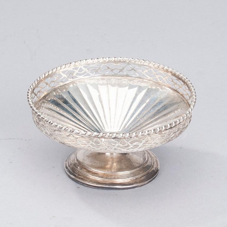 SKÅLAR, 3 st, sterling silver, Birmingham 1934-1938. Vikt 479 g.