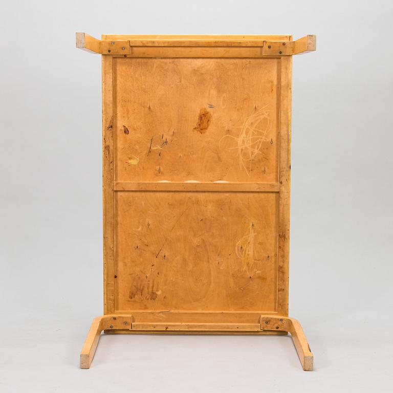 Alvar Aalto, bord, modell 82 för O.Y. Huonekalu-ja Rakennustyötehdas A.B. 1900-talets mitt.