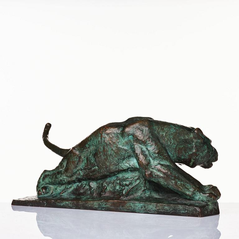 Jussi Mäntynen, Sneaking lion.