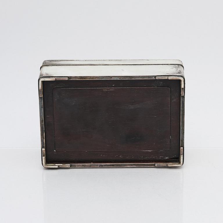 A Japanese silver box, early 20th century.