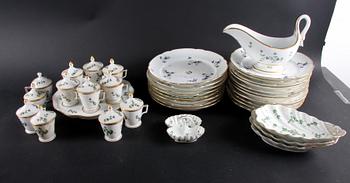 SERVISDELAR, ca 50 delar, porslin, trol omkring 1900.