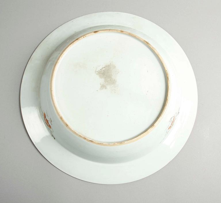 A famille rose basin, Qing dynasty, Qianlong (1736-95).