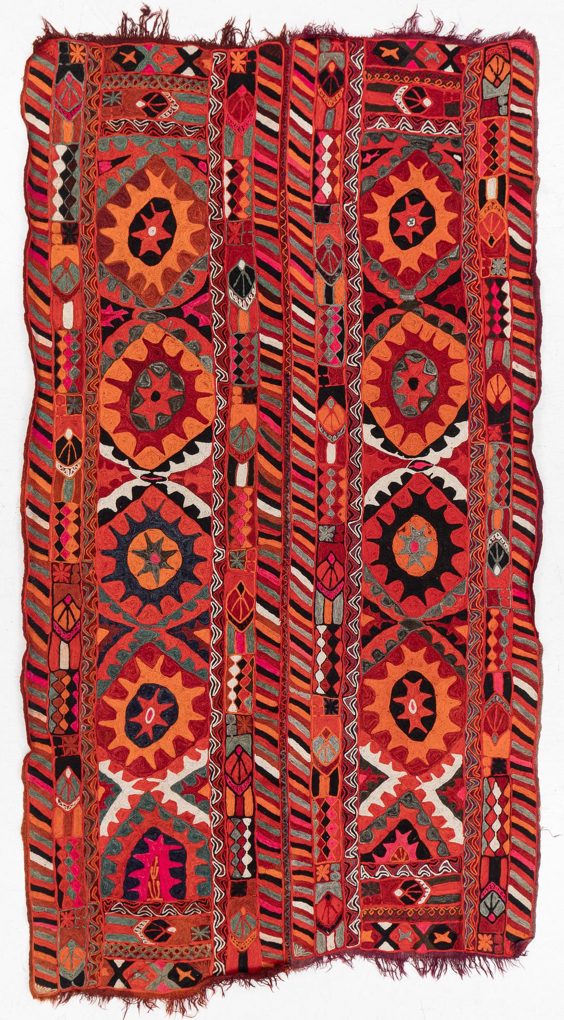 Matta/vävnad, slätväv, täsknomader, ca 280 x 154 cm.