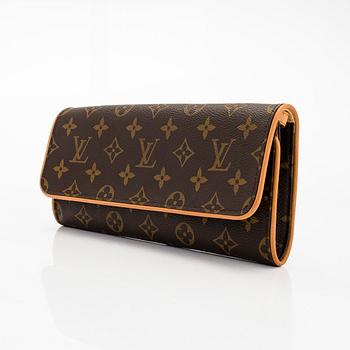 Louis Vuitton, a Monogram Canvas 'Pochette Twin GM' bag.