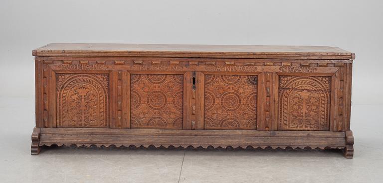 CASSONE, renässansstil, märkt Johan Becken anno 1755.