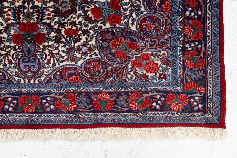 Aso-called "Rosen Bidjar" rug, a. 213 x 138 cm.