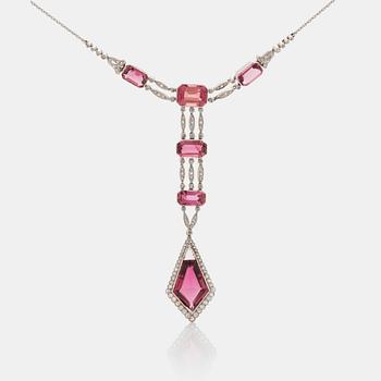 577. A mixed cut pink tourmaline and rose cut diamond necklace in Belle Epoque style.