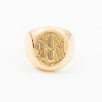 Ring 18K gold.
