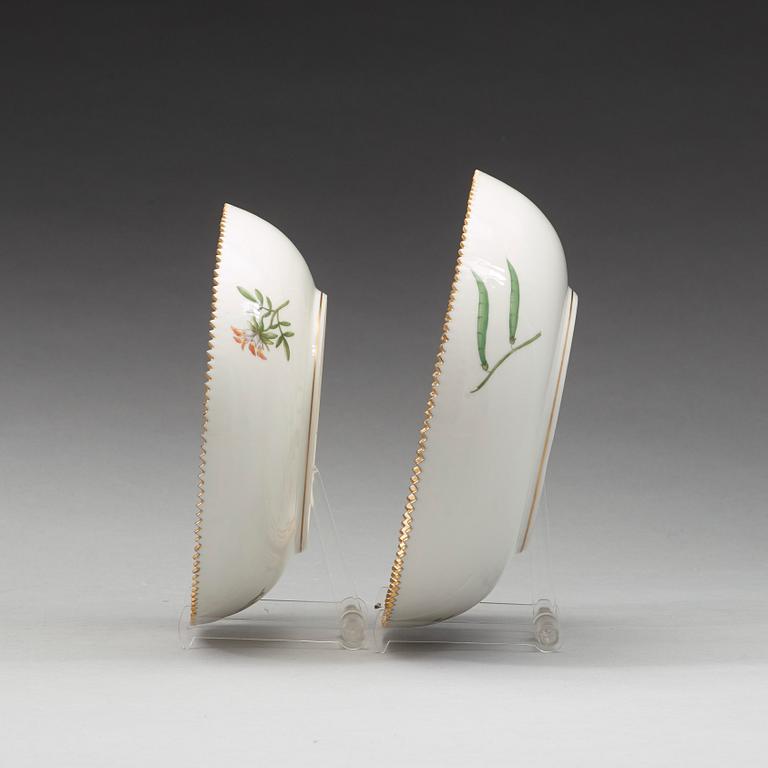 A set of two Royal Copenhagen 'Flora Danica' bowls, Denmark, 20th Century.